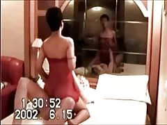 Coréenne milf triche sur mari avec son petit ami blanc