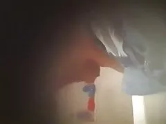 Belle-mère sous la douche