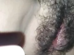 Une autre charge de tir sur sa chatte poilue