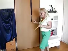 Oldnanny joufflu mature avec vieille mature joue avec la chatte